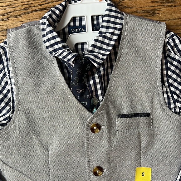 Andy and Evan 4-piece suit - Picture 2 of 3